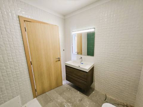 Excelente moradia T3 com grande espaço exterior , localizada nas Gambelas - Faro, Algarve