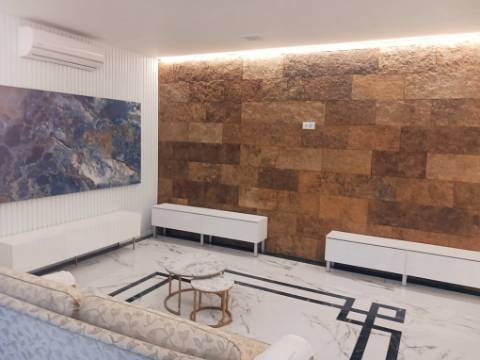 Moradia T4 totalmente recuperada na cidade do Porto.