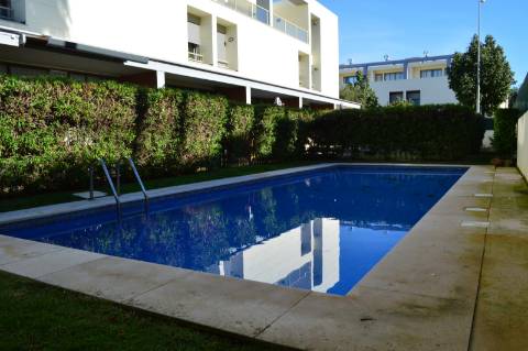 Moradia V3 Moderna com Piscina com excelentes acabamentos nas Ferreiras