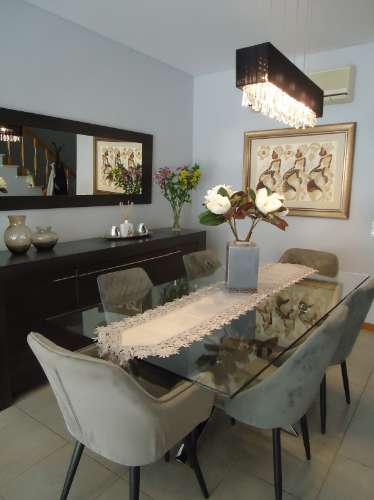 Moradia V3 Moderna com Piscina com excelentes acabamentos nas Ferreiras