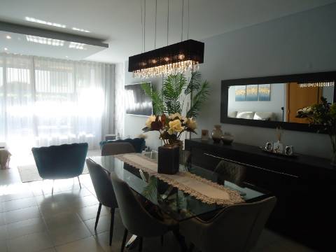 Moradia V3 Moderna com Piscina com excelentes acabamentos nas Ferreiras