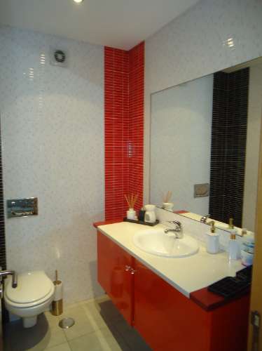 Moradia V3 Moderna com Piscina com excelentes acabamentos nas Ferreiras