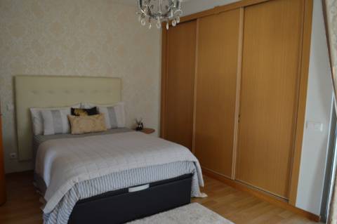 Moradia V3 Moderna com Piscina com excelentes acabamentos nas Ferreiras