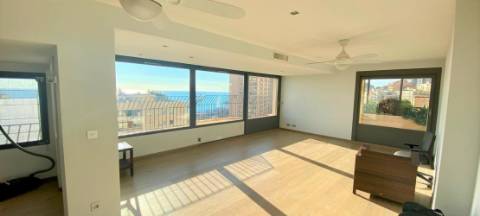 Luxo totalmente renovado e muito brilhante penthouse/telhado de 3 quartos em Monte - Carlo