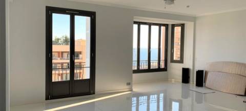 Luxo totalmente renovado e muito brilhante penthouse/telhado de 3 quartos em Monte - Carlo