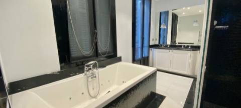 Luxo totalmente renovado e muito brilhante penthouse/telhado de 3 quartos em Monte - Carlo