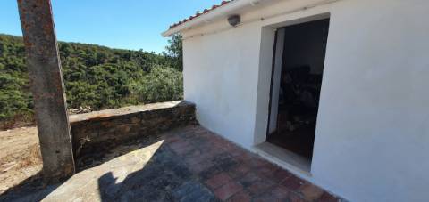 Monte alentejano, em Almodôvar, com 2,5 hectares