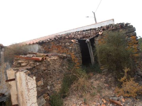 Monte alentejano, em Almodôvar, com 2,5 hectares