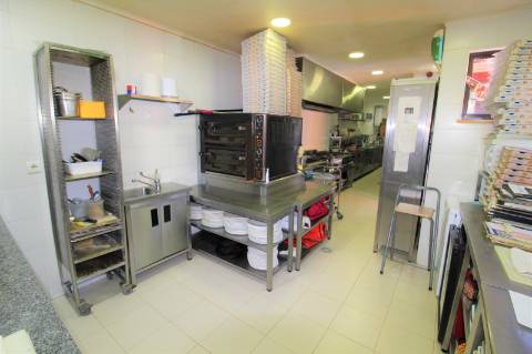 Restaurante com Moradia T5