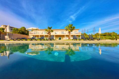 Apartamento T1 em aldeamento de golfe