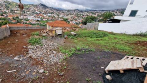 Moradia por Recuperar com Projeto Aprovado em São Roque