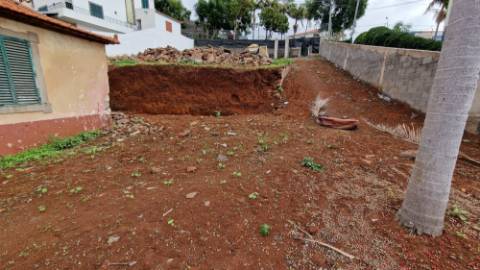 Moradia por Recuperar com Projeto Aprovado em São Roque