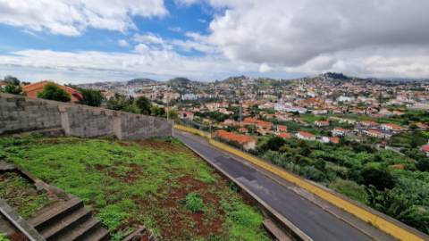 Moradia por Recuperar com Projeto Aprovado em São Roque