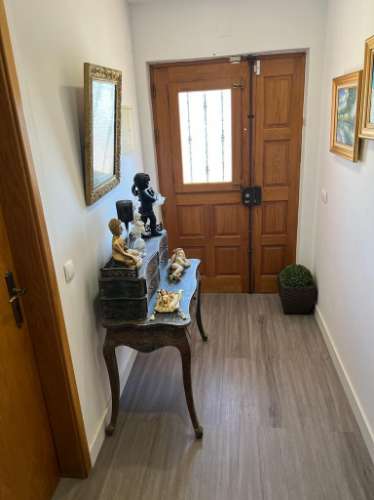 Oportunidade - Moradia T5 com anexo independente T3