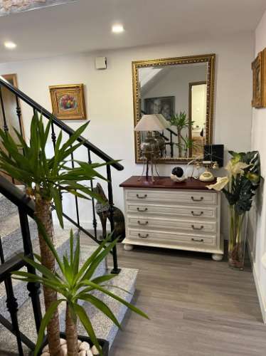 Oportunidade - Moradia T5 com anexo independente T3