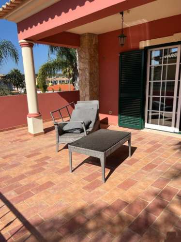 Oportunidade - Moradia T5 com anexo independente T3