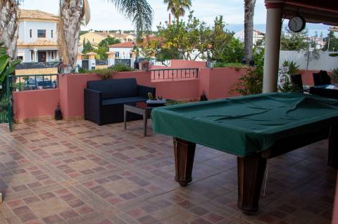 Oportunidade - Moradia T5 com anexo independente T3