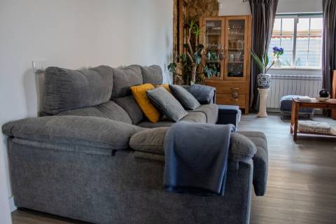 Oportunidade - Moradia T5 com anexo independente T3