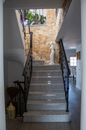 Oportunidade - Moradia T5 com anexo independente T3