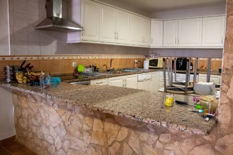 Oportunidade - Moradia T5 com anexo independente T3