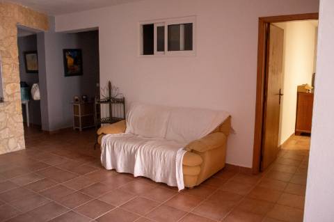 Oportunidade - Moradia T5 com anexo independente T3