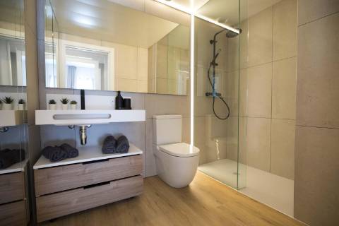 Apartamento T2 em construção, com varanda.