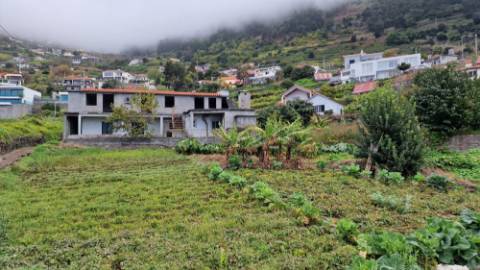 Moradia T2 no Arco da Calheta