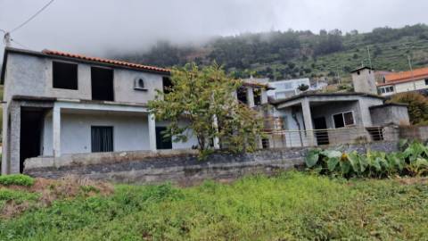 Moradia T2 no Arco da Calheta