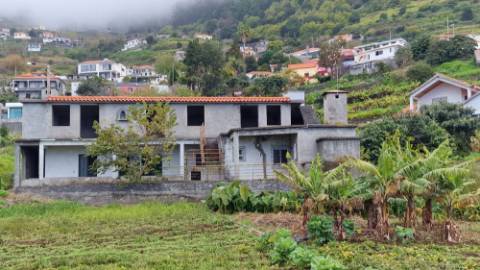 Moradia T2 no Arco da Calheta