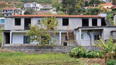 Moradia T2 no Arco da Calheta