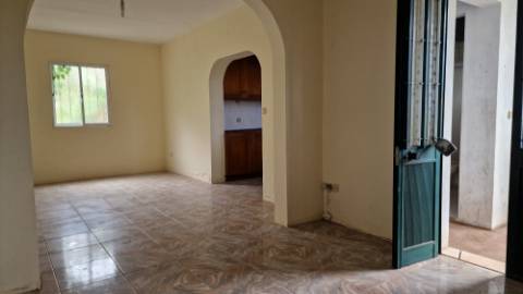 Moradia T2 no Arco da Calheta