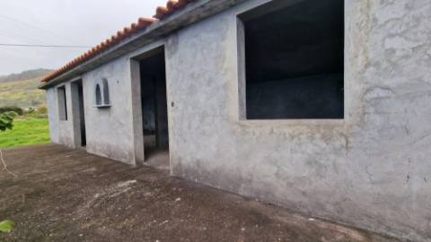 Moradia T2 no Arco da Calheta