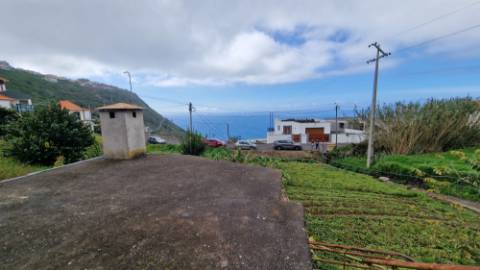 Moradia T2 no Arco da Calheta