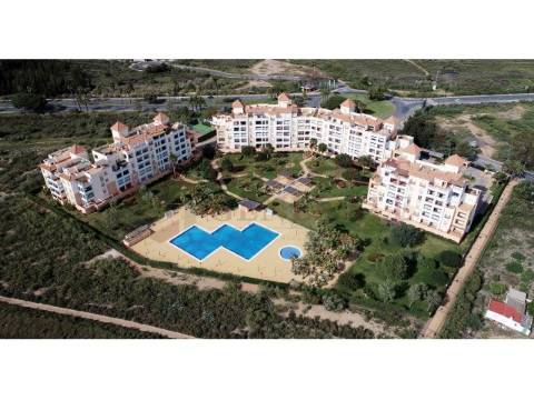 Apartamentos t2 novos em condomínio fechado com piscina, com vista rio e mar.