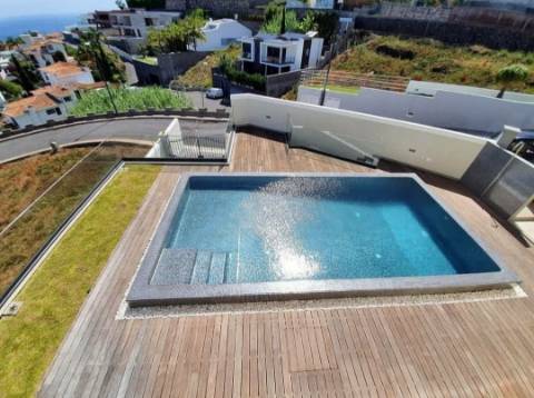 Moradia T3 com piscina Infinita no Funchal