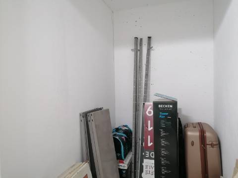 BAIXA DE PREÇO!!! Apartamento de LUxo com 2 Quartos , Jardim Privado com Piscina e Garagem a 500 m da Praia