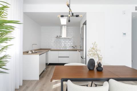 Apartamento T3 novo, junto da praia.