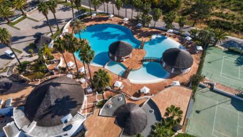 Apartamento com 2 quartos na Encosta do Lago