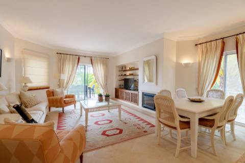 Apartamento com 2 quartos na Encosta do Lago