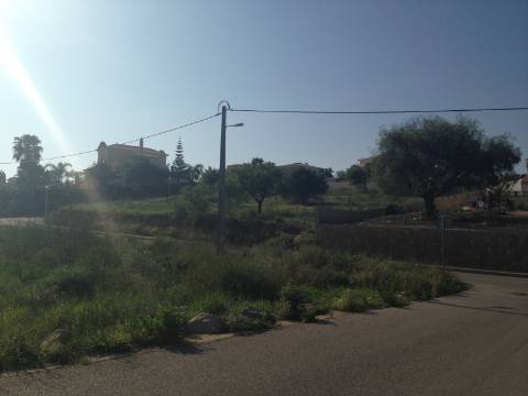 Lote para construção de moradia unifamiliar