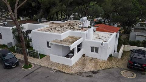 Moradia T3 totalmente renovada e Mobilada em zona Calma de Vilamoura com piscina