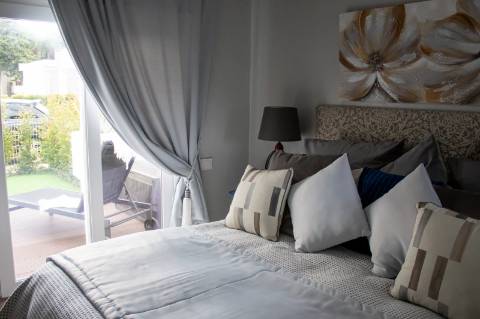 Moradia T3 totalmente renovada e Mobilada em zona Calma de Vilamoura com piscina