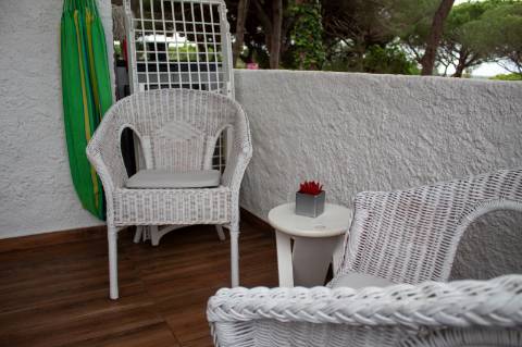 Moradia T3 totalmente renovada e Mobilada em zona Calma de Vilamoura com piscina