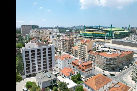Apartamento T2 em construção, com parqueamento.