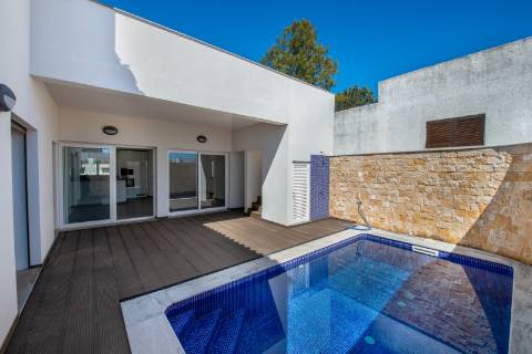 Moradia T4 com piscina em Porches, Lagoa