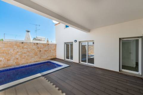 Moradia T4 com piscina em Porches, Lagoa