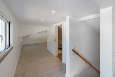 Moradia T4 com piscina em Porches, Lagoa