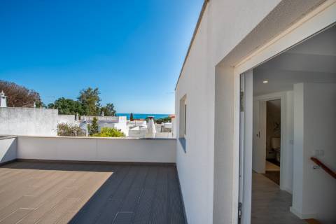 Moradia T4 com piscina em Porches, Lagoa