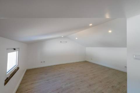 Moradia T4 com piscina em Porches, Lagoa