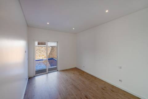 Moradia T4 com piscina em Porches, Lagoa